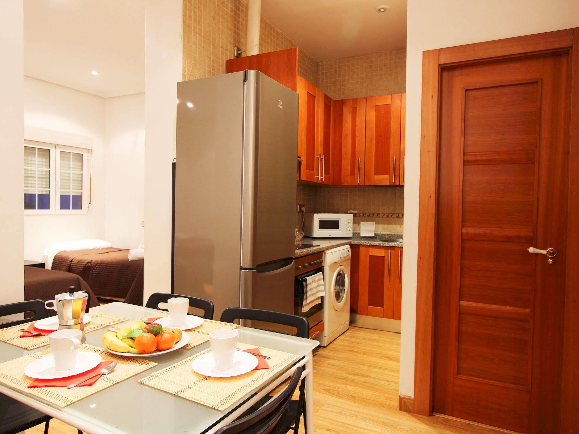Apartamentos Good Stay Prado Madrid Exterior foto