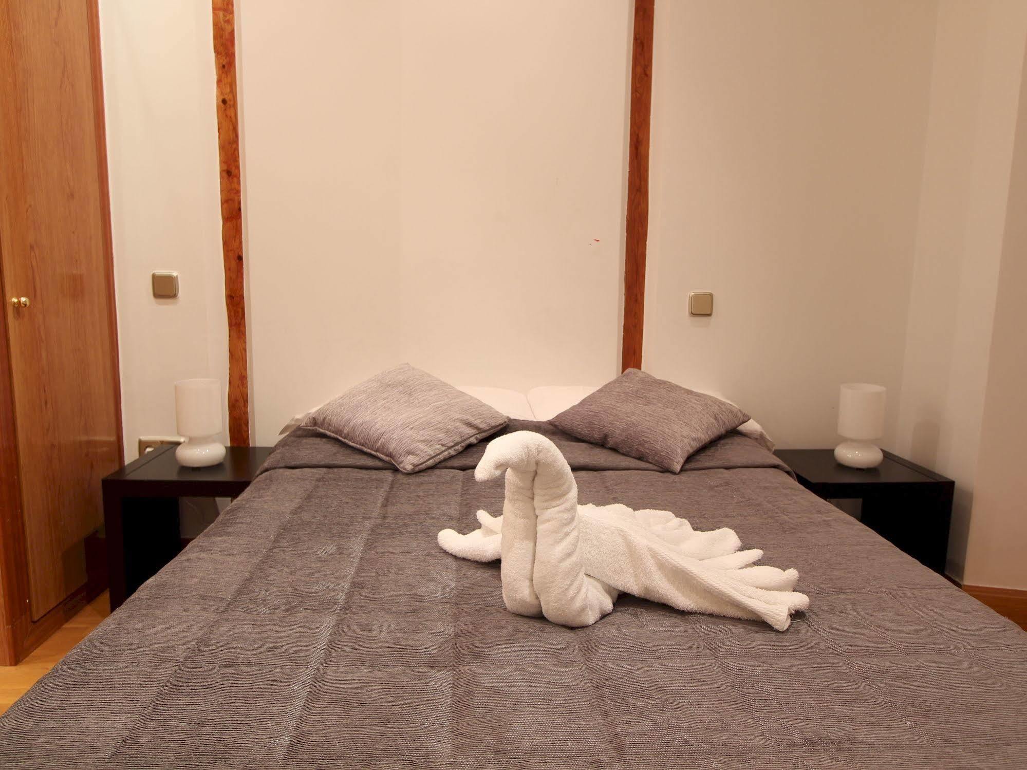 Apartamentos Good Stay Prado Madrid Exterior foto