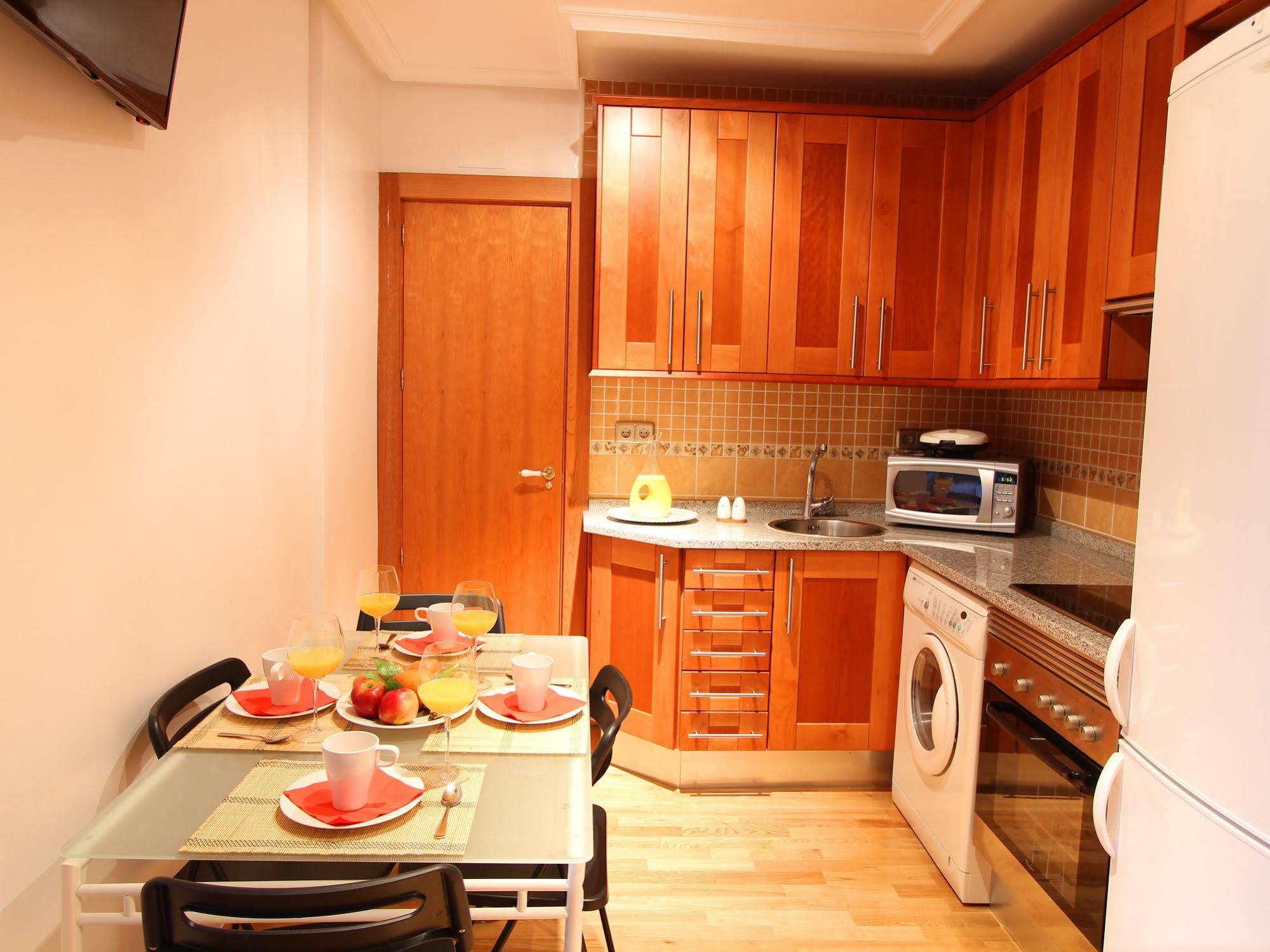 Apartamentos Good Stay Prado Madrid Exterior foto